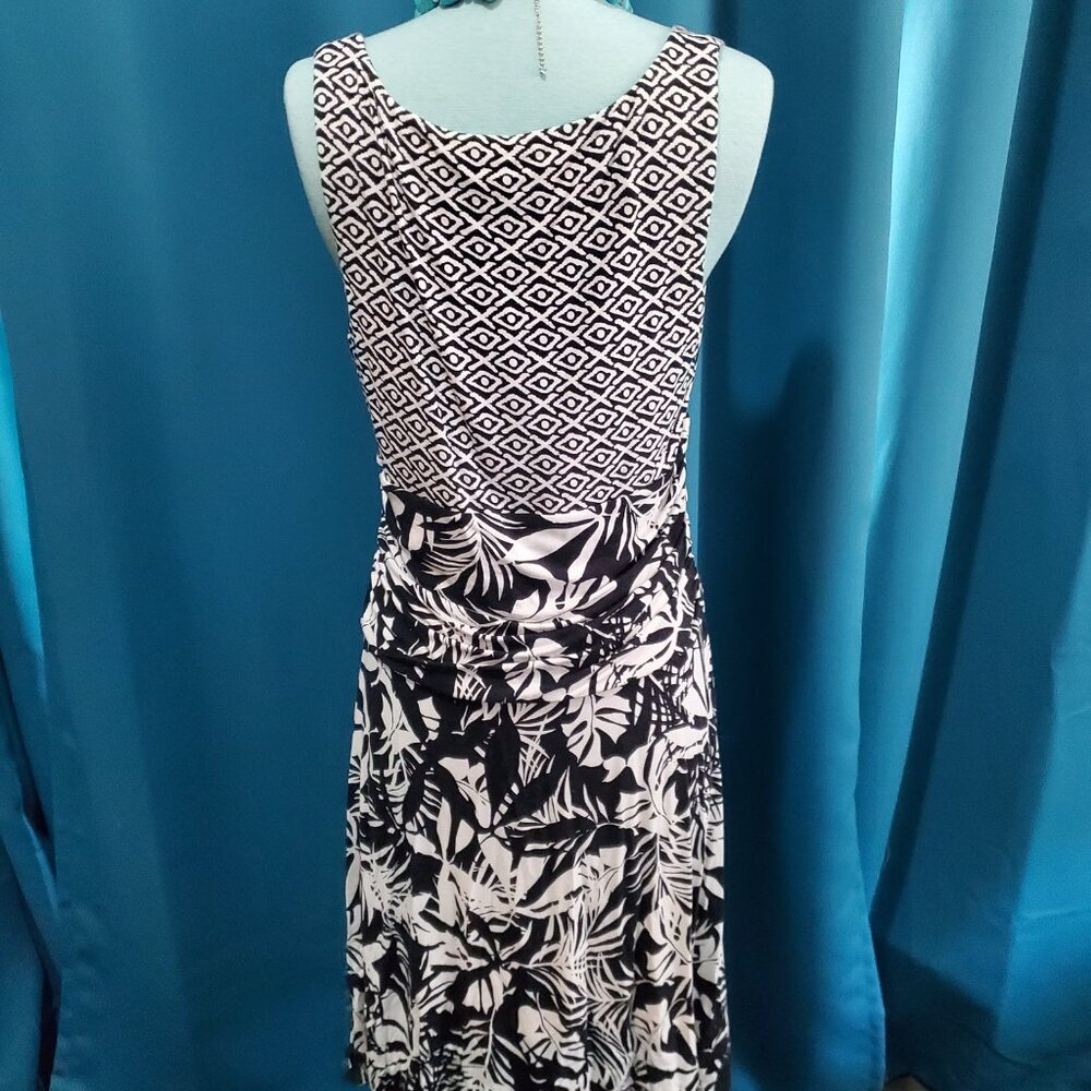 Tommy Bahama B&W Geometric & Tropical Leaf V-Neck Resort-wear Midi Dress - L - Picture 3 of 6